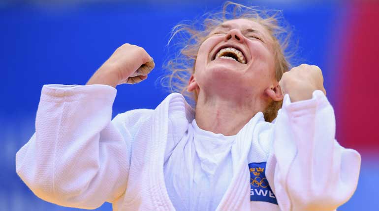 Anna Bernholm jublar över sitt judobrons i Europeiska Spelen. Foto: Bildbyrån. 