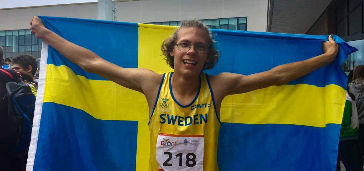 Johan Claesson efter sitt silverlopp på 400m häck på Ungdom-OS i Györ. Foto: SOK