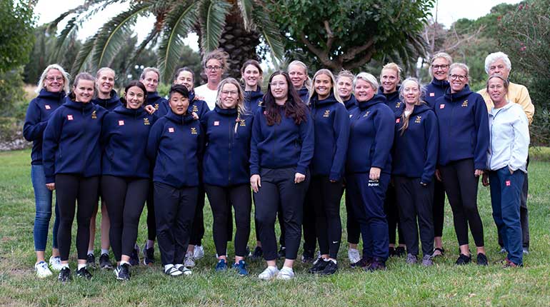 19 av tränarna i Olympisk offensiv kvinnliga tränare på plats under SOK:s stora tränarvecka i Limnos i oktober 2022. Foto: SOK. 