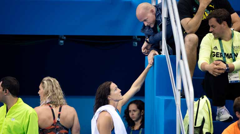 Johan Wallberg coachar Therese Alshammar under OS i Rio 2016. Foto: TT